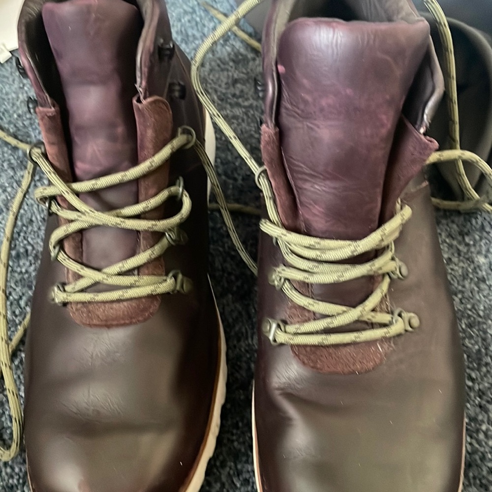 Ugh mens boots size 11